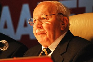 800px-Necmettin-Erbakan